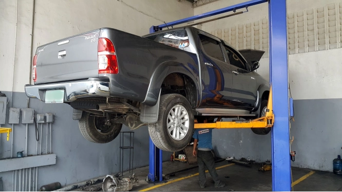 بهترین تعمیرگاه گیربکس تویوتا هایلوکس